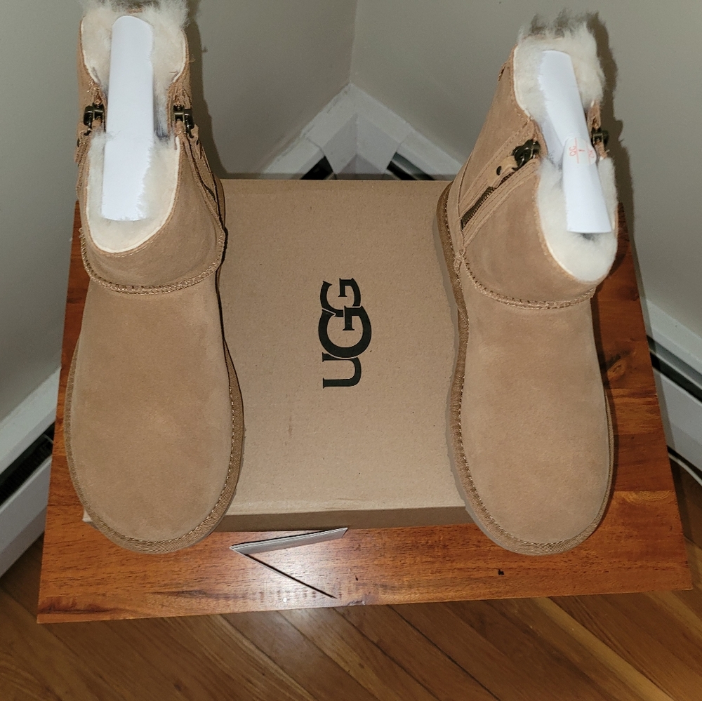 WOMEN UGG BOOTS